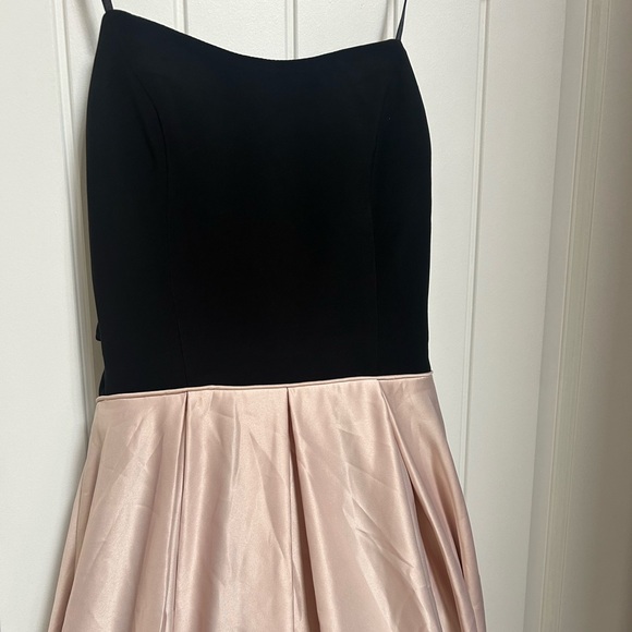 Blondie nites prom dress - Picture 2 of 6